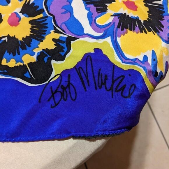 VINTAGE BOB MACKIE WEARABLE ART VIOLET DESIGNED 100% SILK SCARF - Picture 2 of 3